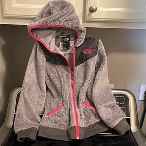 North Face, hooded gray fleece with pink accents. Size S (7/8)